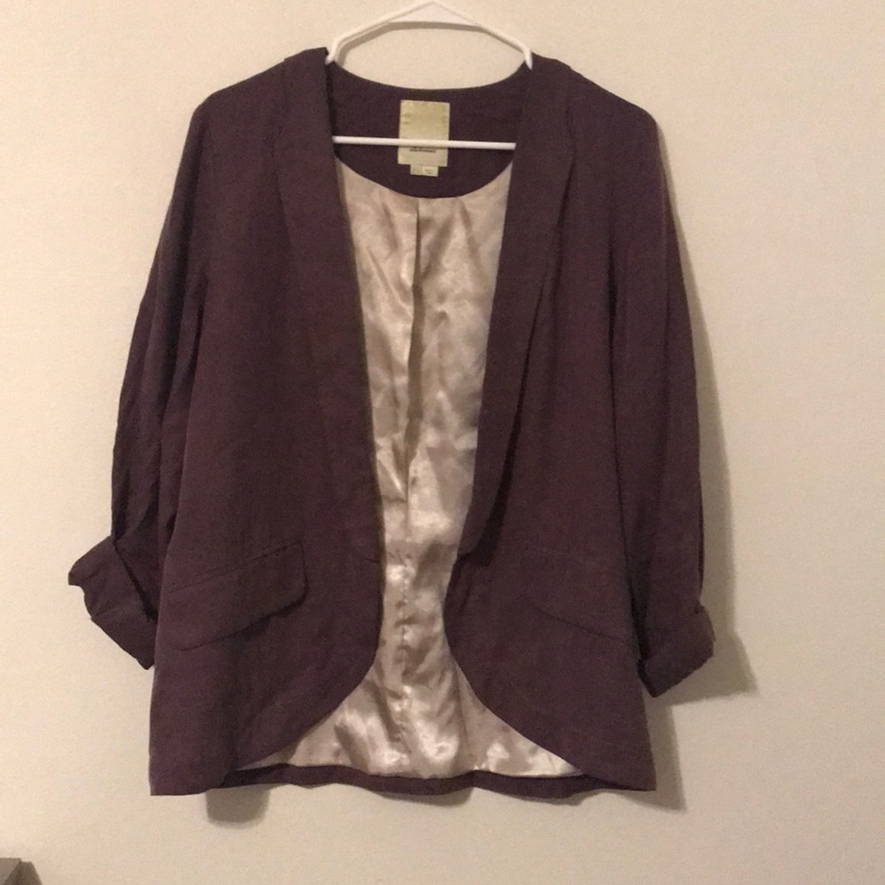 Slimming and fashionable blazer